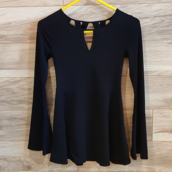 Dresses & Skirts - Black dress S